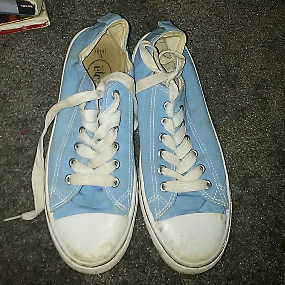 Used converse like sneakers